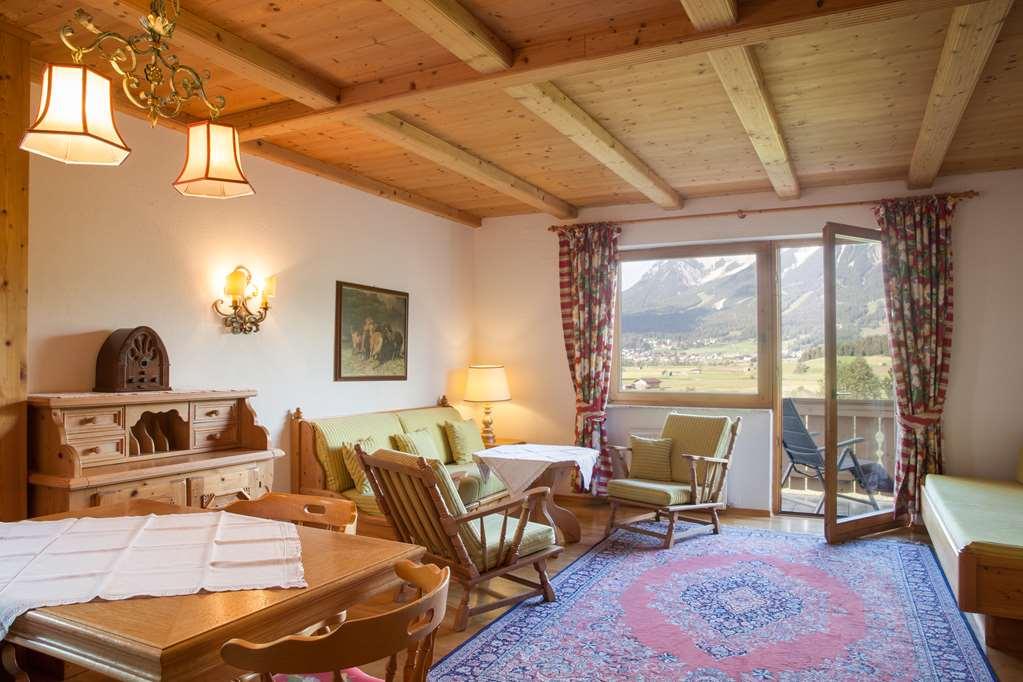 Sporthotel Zugspitze Lermoos Oda fotoğraf